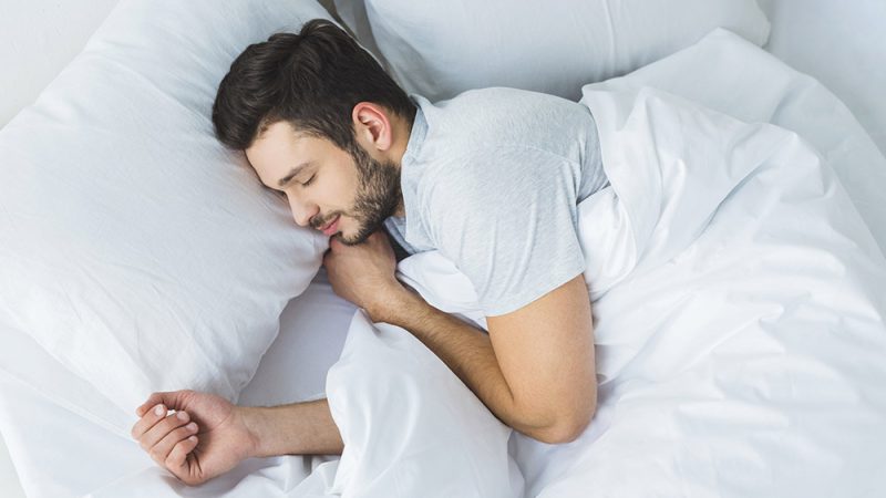 كيف يمكن للروائح تحسين نومك